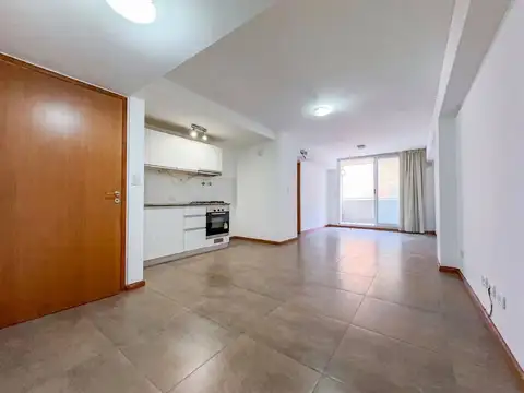 Monoambiente con patio y balcon - martin