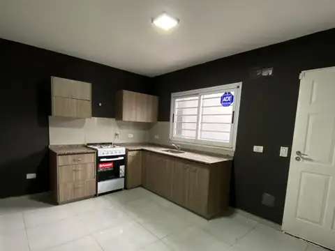 Casa en Alquiler con 1 cochera