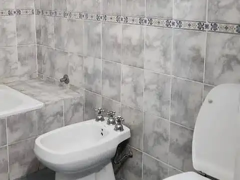 Edificio Comercial en Venta - Luis Guillon