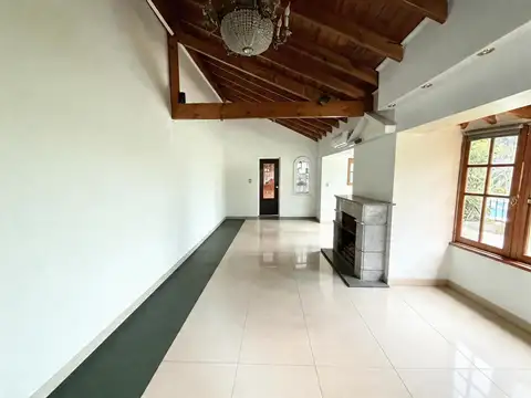 Casa en Venta con 4 cocheras