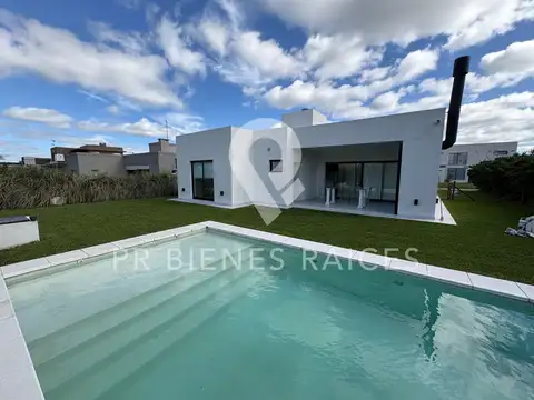 Casa en Venta y Alquiler en Lagos de Canning