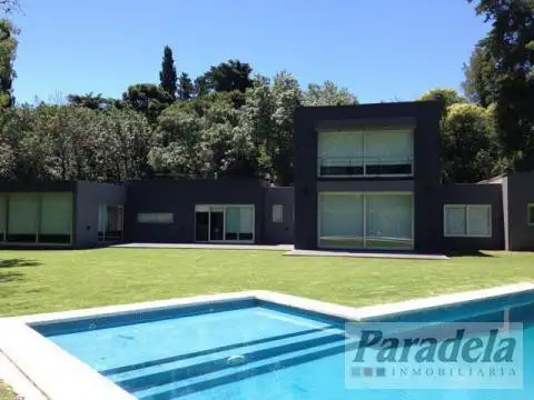 Casa - Barrio Parque Leloir