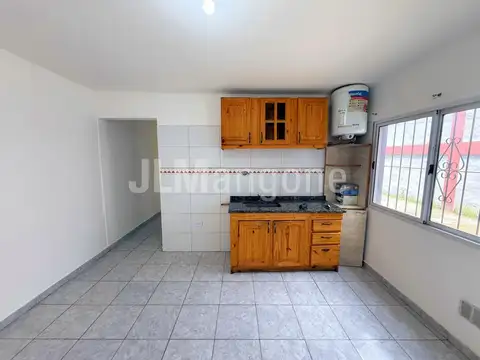 Depto Tipo Casa en Alquiler de 3 ambientes