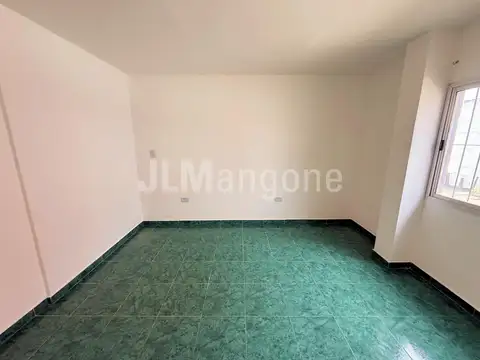 Depto Tipo Casa en Alquiler en Villa Luzuriaga, $ 550.000