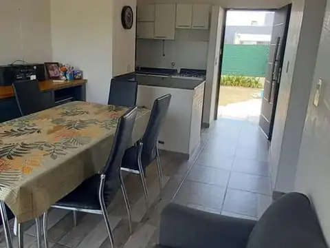 Casa 2 dormitorios - Venta