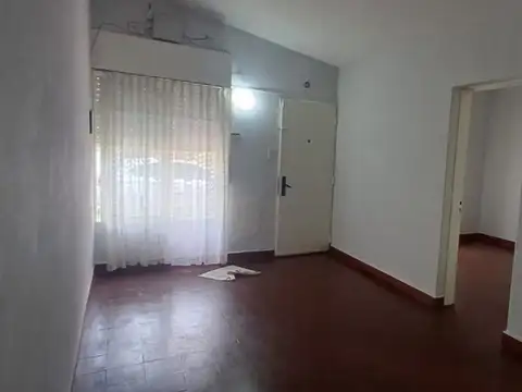 VENTA CASA DOS DORMITORIOS, PATIO ZONA SUR
