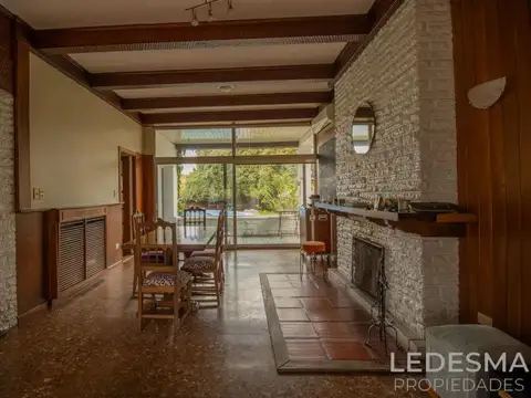 Casa 5 ambientes con 3 baños