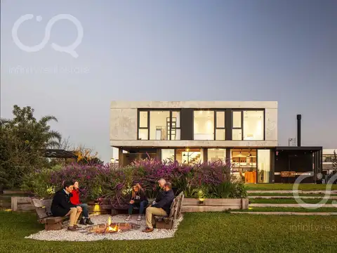 Casa 4 ambientes con 2 baños