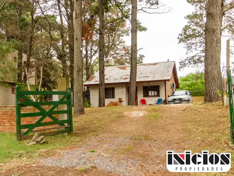 Casa funcional con espacios verdes - C1089