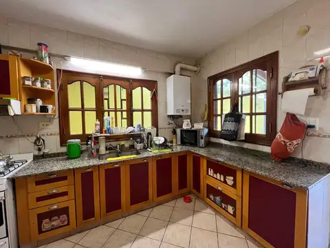 Casa en Venta con 2 cocheras