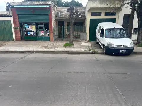 CASA EN LOTE PROPIO MORON SUR