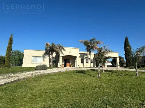 Alquiler Anual Casa 4 Ambientes en Barrio Chacras de la Cruz CC AMUEBLADO