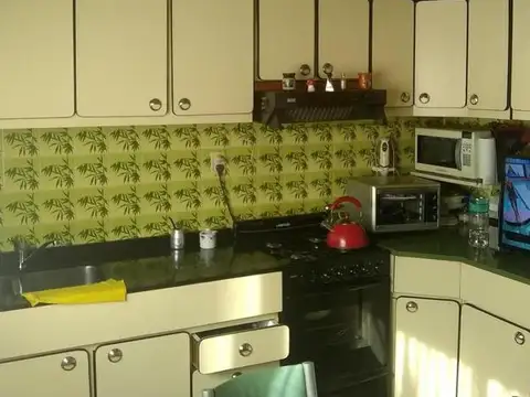 Excelente propiedad en lote propio 3 amb con fondo libre y e