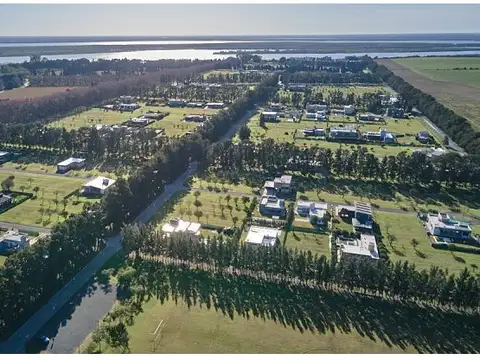 LOTE SOBRE EL RIO