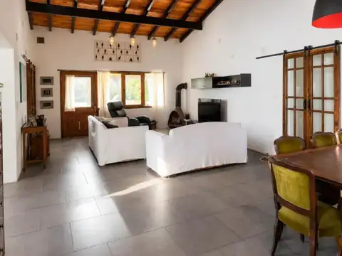 Casa 4 ambientes con 3 baños