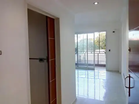Departamento en Alquiler en Monte Castro, $ 490.000