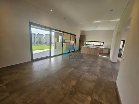 Casa en Alquiler de 3 dormitorios