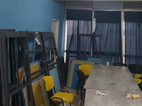 Piso 137m2 Baños (2); cocina Excelente con Terraza Propia de 200m2 aprox