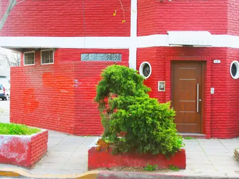 Venta triplex 4 amb. Cochera y balcón. Castelar