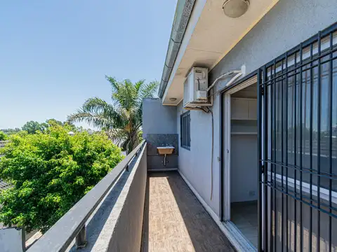 Departamento en Jose León Suarez