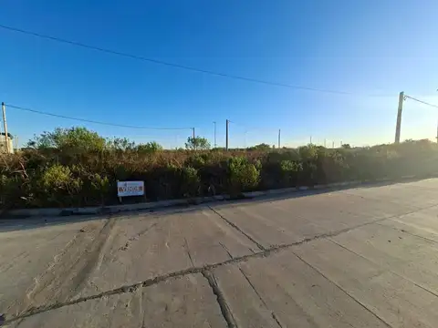 Vendo tresterrenos en san benito. Urbanizacion Altos del Est