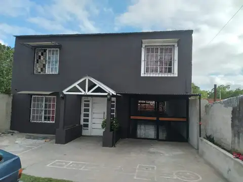 Casa 6 ambientes con 3 baños