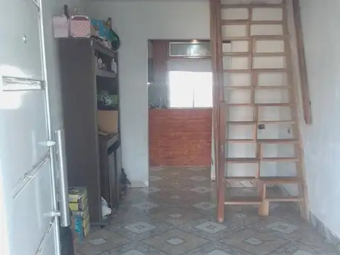 Venta Casa 5 amb + depto 2 amb, a mtrs R6 Campana