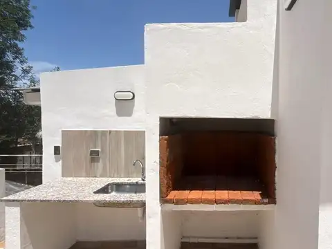Venta de PH de 4 amb. con terraza, entrada ind. en Parque Avellaneda