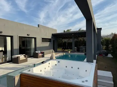 Casa en Venta en Santa Guadalupe, Pilar del Este, Pilar