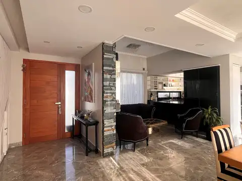 Casa 4 ambientes con 4 baños