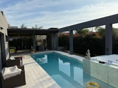 Casa en Venta en Santa Guadalupe, Pilar del Este, Pilar