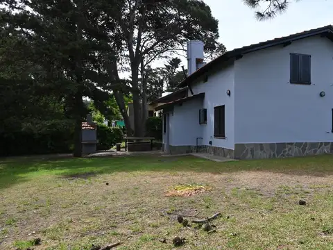 CALLE 305 al 575 Barrio Norte  VILLA GESELL