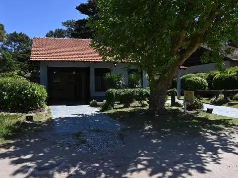 CASA De  5 AMBIENTES BARRIO NORTE   VILLA GESELL