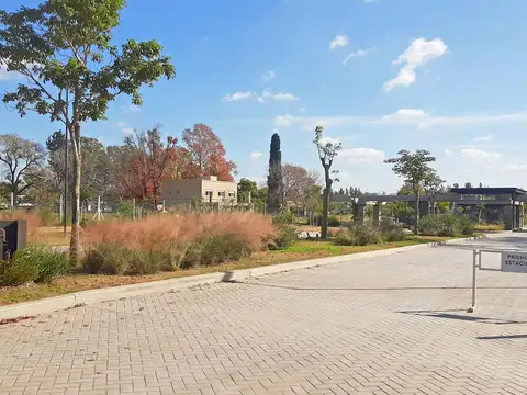 Terreno en venta en Azzurra, Pilar.