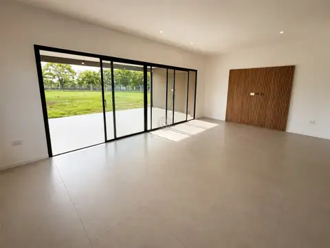 Casa 4 ambientes con 3 baños