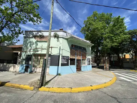 VENTA PH  4 AMBIENTES CON  LOCAL EN VILLA LUGANO APTO CREDITO