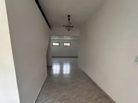 Local en Alquiler Via Púb.