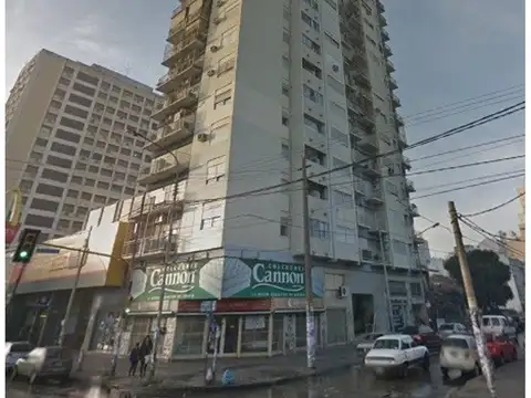 Depto 2 amb. al frente c/balcón en Ramos Centro