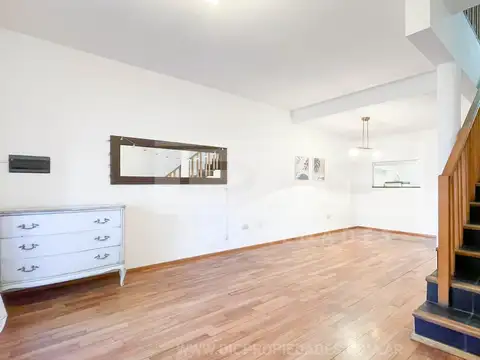 Chacabuco al 2000, entre buenos aires y olaguer y feliu