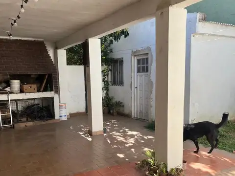 Hermosa propiedad a pasos de Aristóbulo del Valle