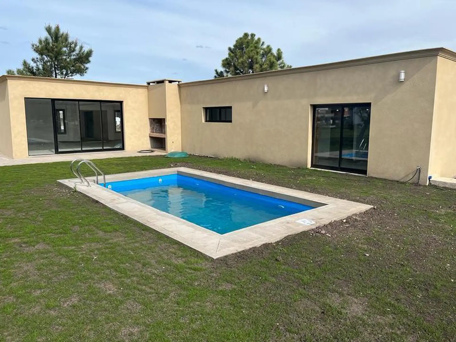 Chalet con piscina en Rumencó Joven