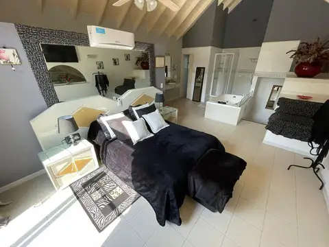 Casa 7 ambientes con 6 baños