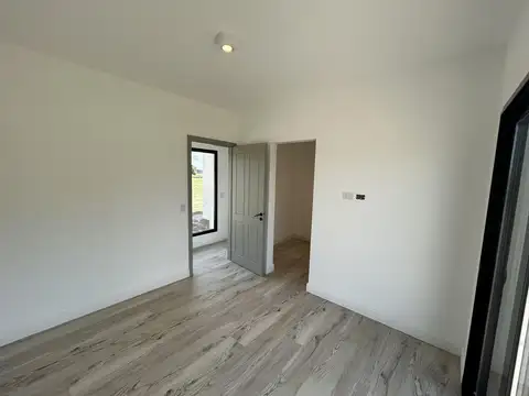 Casa 5 ambientes con 4 baños