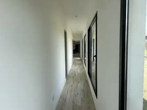 Venta Casa 4 dormitorios moderna  en Las Vizcachas, Exaltación de la Cruz, G.B.A. Zona Norte