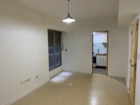 VENTA DPTO 3 AMB INTERNO MICROCENTRO