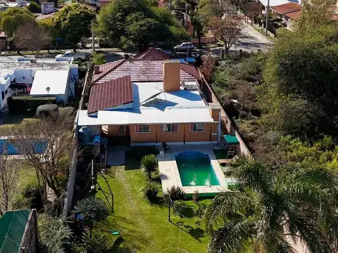 Casa 11 ambientes con 5 baños