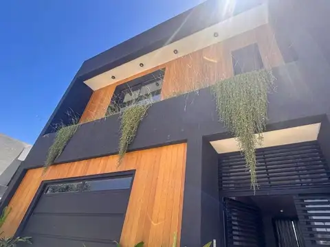 Casa en Alquiler de 4 dormitorios