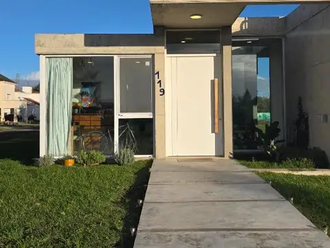 Casa en Alquiler de 3 dormitorios