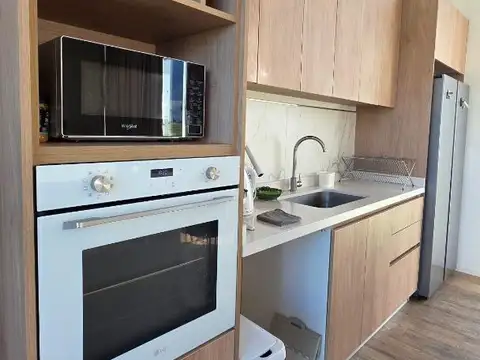 Casa en Alquiler con 2 cocheras