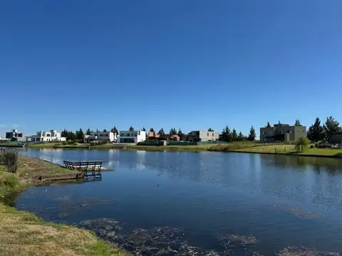 Lote en el Barrio Naudir Escobar
